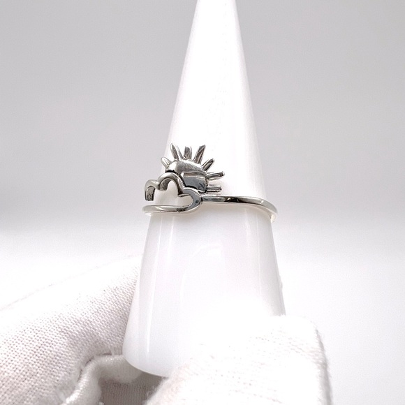 Sale $15 Firm! .925 Sterling Silver Cloud & Sun Ring - Picture 4 of 15